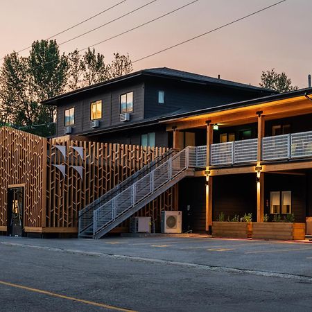 Vrge Revelstoke Hotell Eksteriør bilde