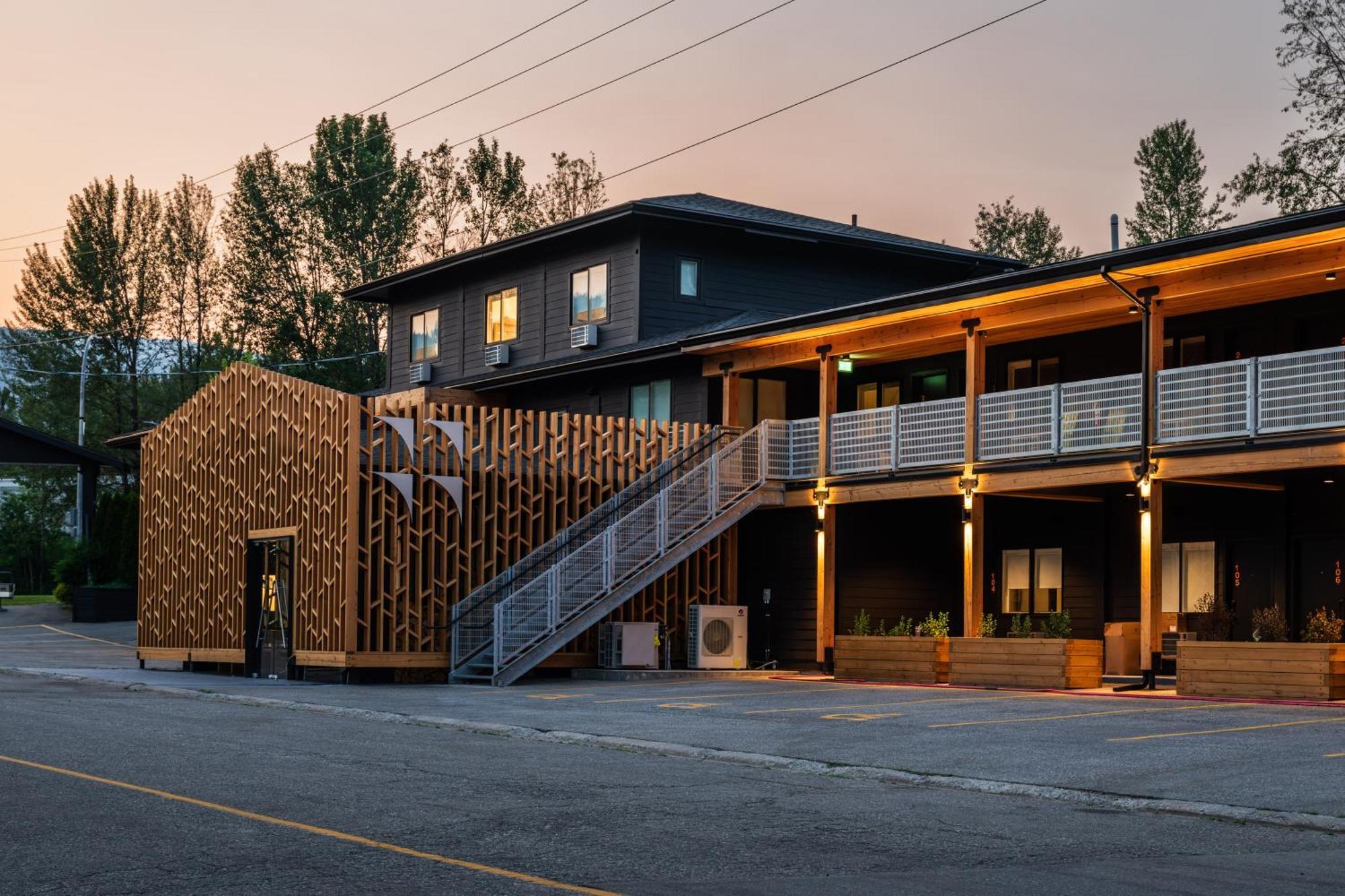 Vrge Revelstoke Hotell Eksteriør bilde