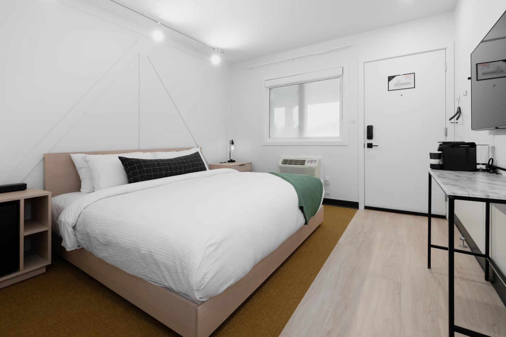 Vrge Revelstoke Hotell Eksteriør bilde