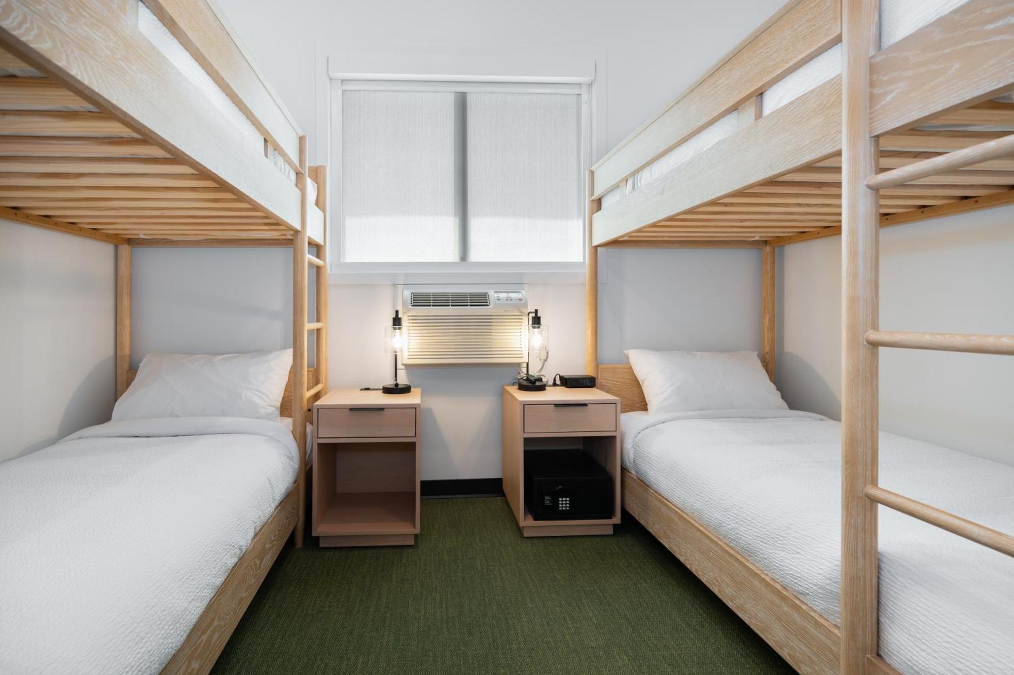Vrge Revelstoke Hotell Eksteriør bilde
